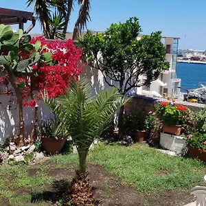 https://la-casa-sul-porto-brindisi.lecce-hotels.com